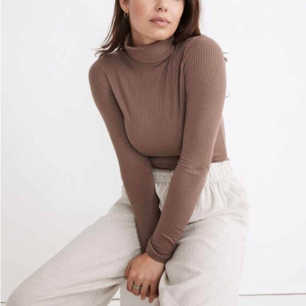 Madewell Ribbed Turtleneck Top in Castle Rock